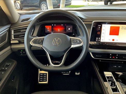 New 2026 Volkswagen Atlas Peak Edition image 4