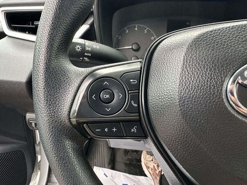 Used 2025 Toyota Corolla LE w/ LE Premium Package FWD image 31