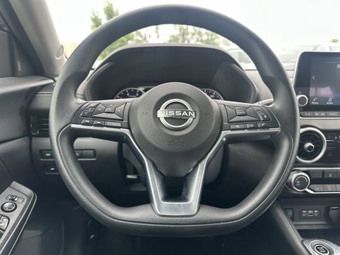 Used 2024 Nissan Sentra SV FWD image 18