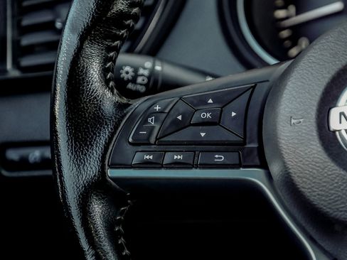 Used 2022 Nissan Rogue Sport SL image 18