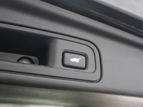 Used 2019 Honda Pilot Elite image 11