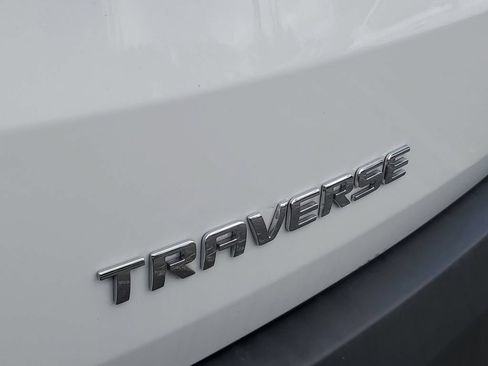 Used 2022 Chevrolet Traverse LT FWD image 7
