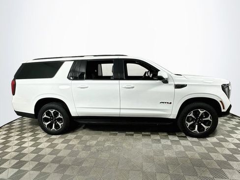 Used 2025 GMC Yukon XL AT4 AWD/4WD image 2