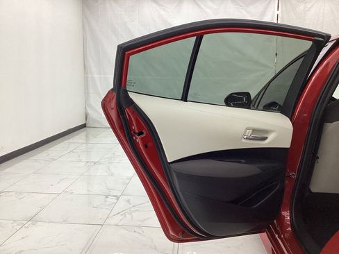 Used 2021 Toyota Corolla LE FWD image 24