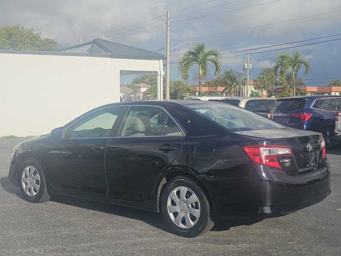 Used 2014 Toyota Camry L image 3
