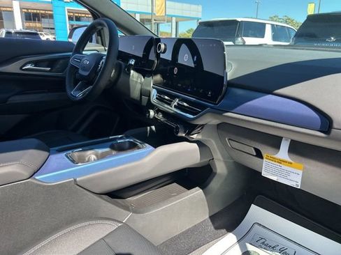 New 2026 Chevrolet Equinox EV LT image 33