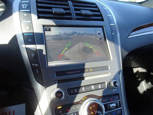 Used 2017 Lincoln MKZ Reserve w/ Climate Package image 18