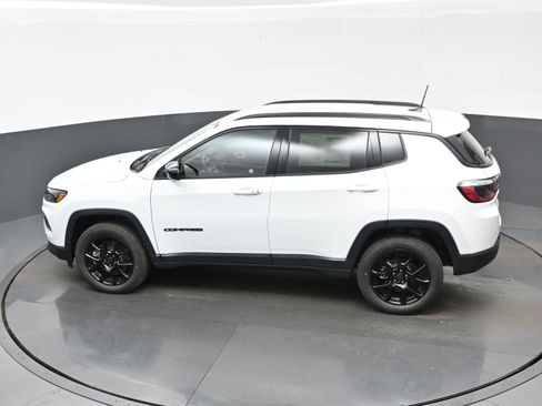New 2026 Jeep Compass Latitude AWD/4WD image 15