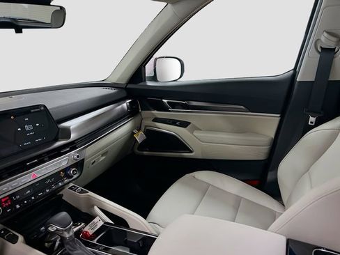 New 2025 Kia Telluride S image 25