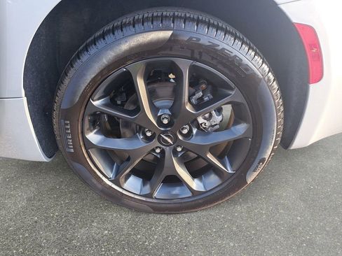 Certified 2024 Chrysler Pacifica Limited w/ S Appearance Package image 35