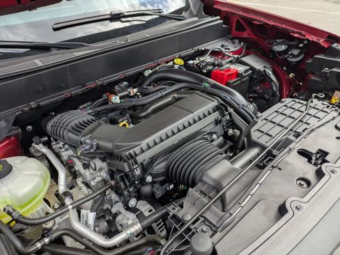 Certified 2025 Ford Maverick Tremor AWD/4WD image 44