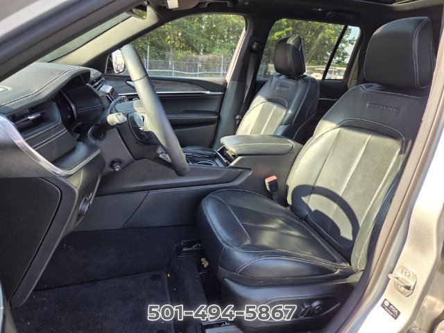 Used 2022 Jeep Grand Cherokee Overland AWD/4WD image 6