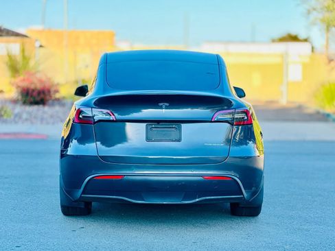 Used 2022 Tesla Model Y Long Range AWD/4WD image 4