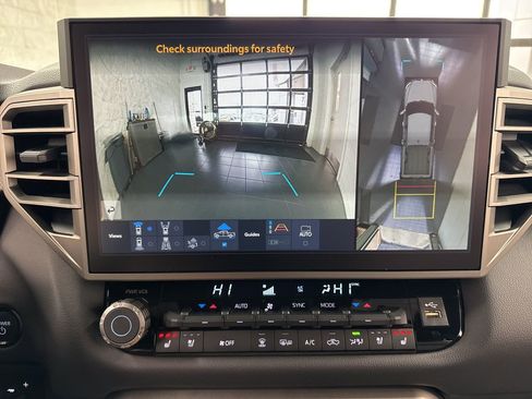 Used 2025 Toyota Tundra Limited image 25