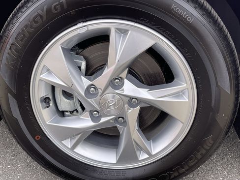 Used 2023 Hyundai Elantra SE FWD image 10