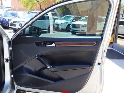 Used 2020 Volkswagen Passat 2.0T SEL image 34