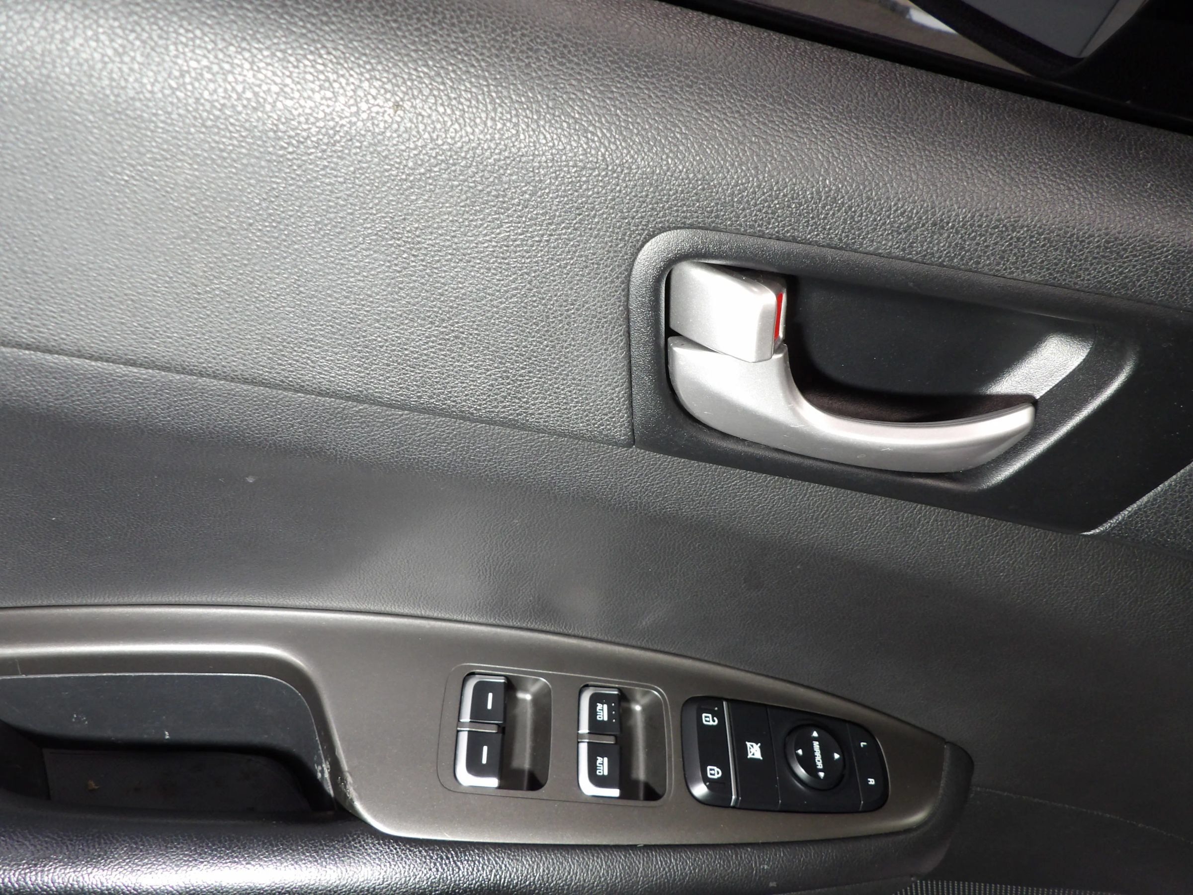 Used 2020 Kia Optima S FWD image 8