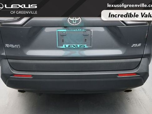 Used 2019 Toyota RAV4 XLE w/ Convenience Package FWD image 10