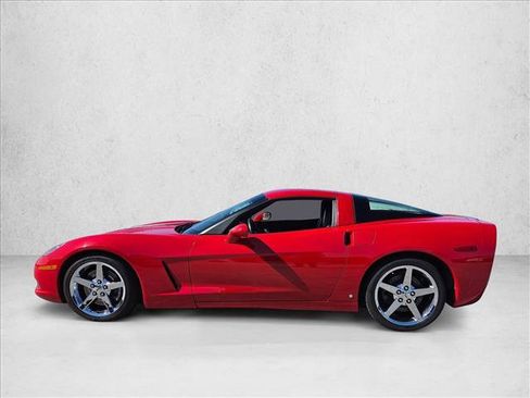 Used 2007 Chevrolet Corvette Coupe w/ Performance Package RWD image 9