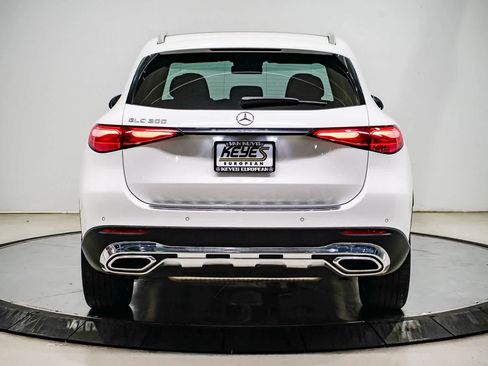 Used 2025 Mercedes-Benz GLC 300 image 3