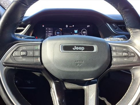 Used 2022 Jeep Grand Cherokee L Laredo image 25