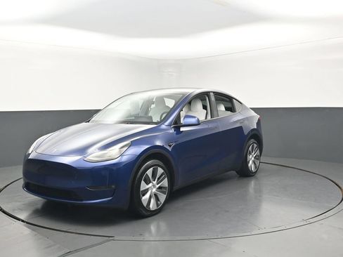 Used 2023 Tesla Model Y Long Range AWD/4WD image 6