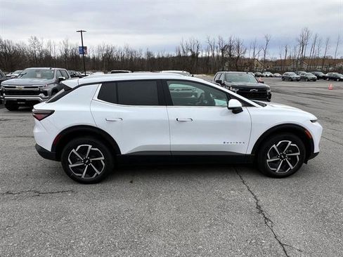 New 2026 Chevrolet Equinox EV LT image 7