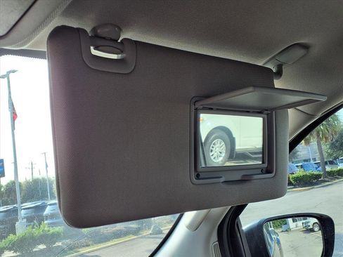 Used 2022 Nissan Frontier SV image 12