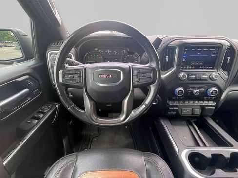 Used 2022 GMC Sierra 1500 AT4 w/ AT4 Premium Package AWD/4WD image 10