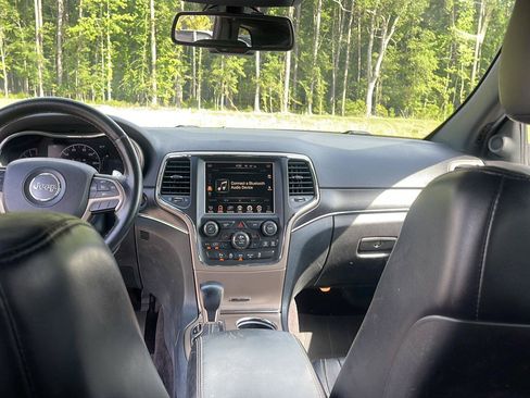 Used 2016 Jeep Grand Cherokee Limited AWD/4WD image 36