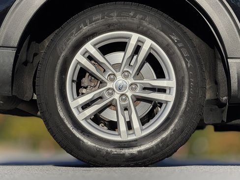 Used 2020 Ford Explorer XLT image 17