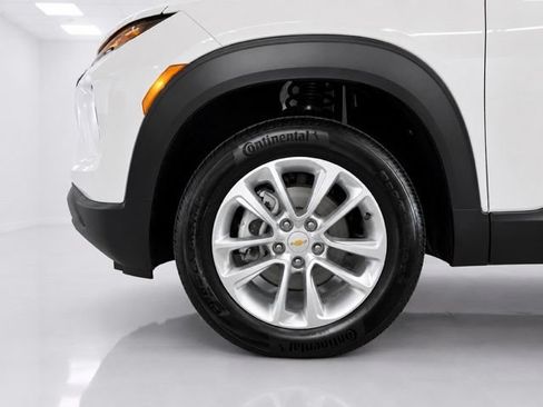 Used 2025 Chevrolet TrailBlazer LS w/ LS Convenience Package AWD/4WD image 6