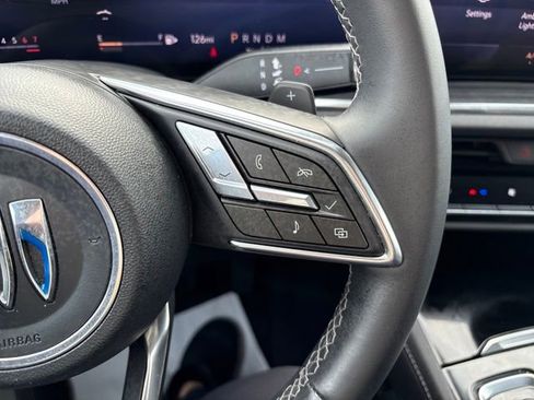Used 2025 Buick Envision Preferred image 14