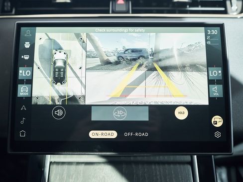 Used 2024 Land Rover Range Rover Evoque Dynamic SE image 55