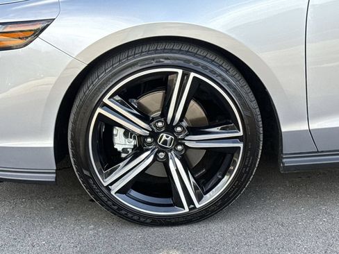 Used 2024 Honda Accord Sport image 19