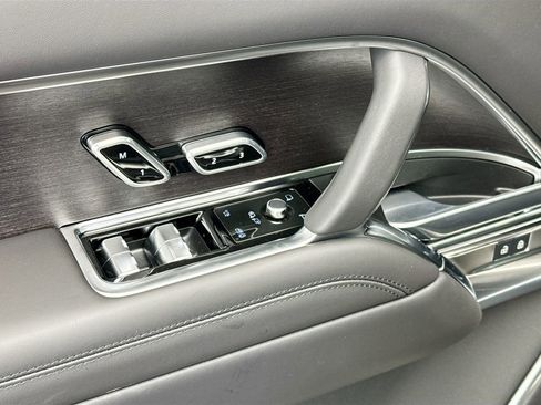 New 2026 Land Rover Range Rover SE image 23