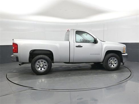 Used 2013 Chevrolet Silverado 1500 W/T w/ LS Package image 2