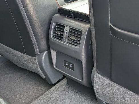 Used 2025 Nissan Rogue SV AWD/4WD image 31