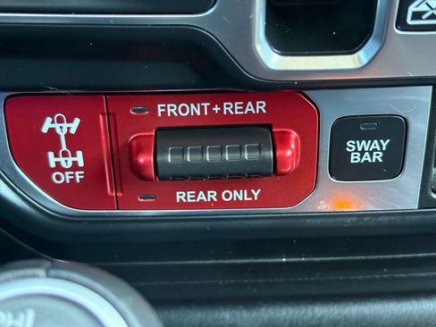 Used 2019 Jeep Wrangler Unlimited Rubicon AWD/4WD image 39