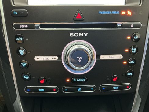 Used 2017 Ford Explorer Sport AWD/4WD image 40