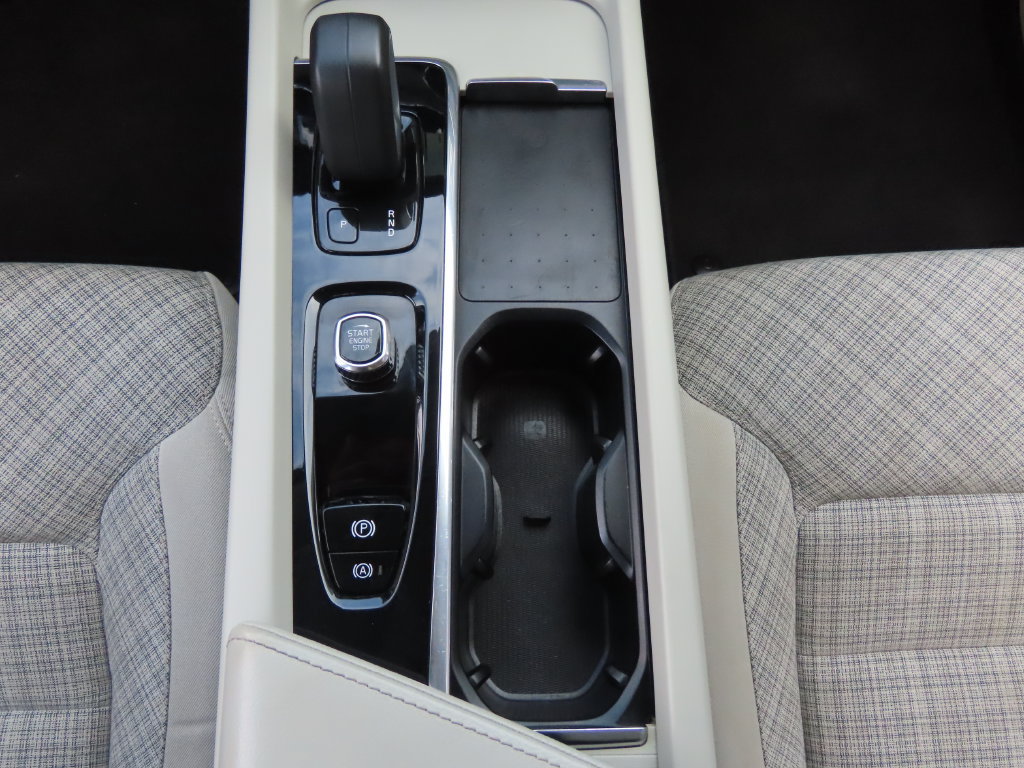 Used 2022 Volvo XC60 B5 Momentum AWD/4WD image 49