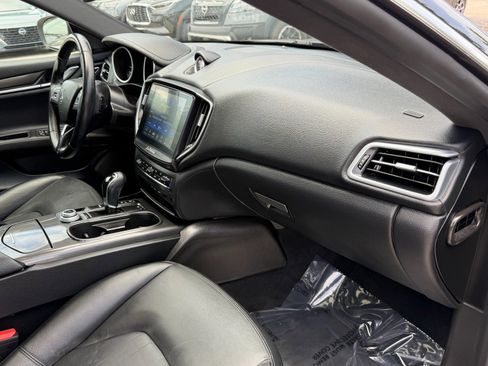Used 2018 Maserati Ghibli RWD image 18