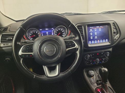 Used 2020 Jeep Compass Trailhawk AWD/4WD image 22
