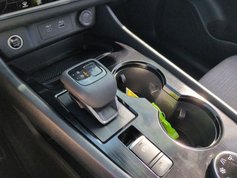 Used 2021 Nissan Rogue SV image 29