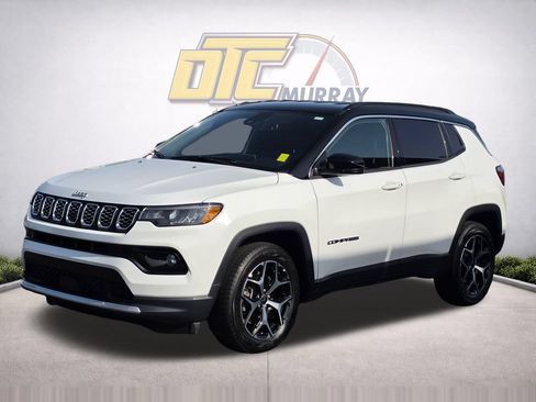 Used 2025 Jeep Compass Limited AWD/4WD image 2