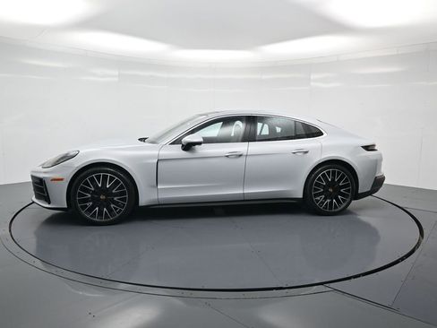 Used 2026 Porsche Panamera image 2