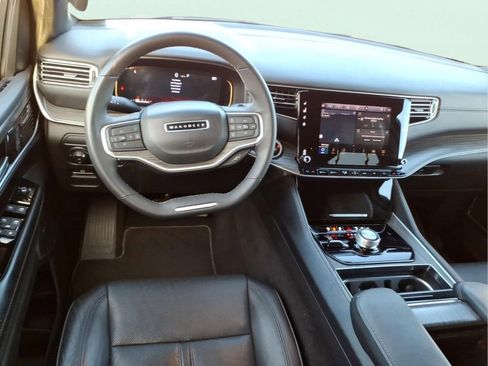 Certified 2024 Jeep Wagoneer L Series II w/ Flexible Seating Group AWD/4WD image 19