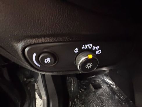 Used 2023 Chevrolet Equinox RS image 22