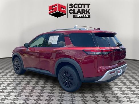 Used 2023 Nissan Pathfinder SL w/ Lighting Package (N92) AWD/4WD image 4
