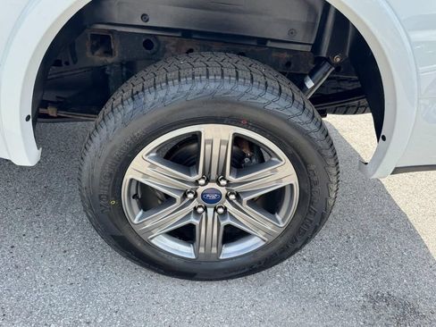 Used 2020 Ford F150 Lariat w/ Equipment Group 502A Luxury AWD/4WD image 6